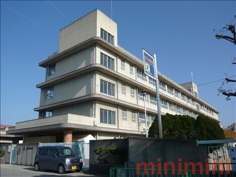 小学校　茨木市立東奈良小学校（小学校）まで619m