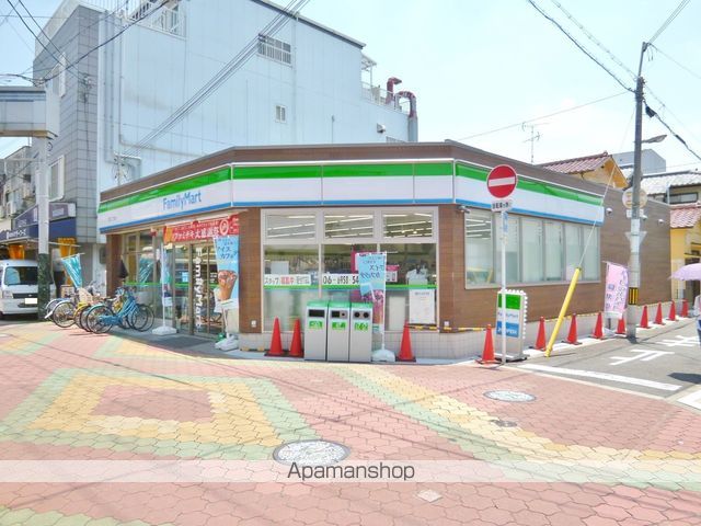 コンビニ　ファミリーマート（コンビニ）まで733m