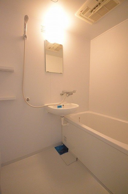 バス・シャワールーム　写真は別号室のものです。