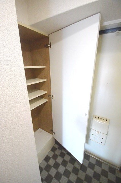 収納　写真は別号室のものです。