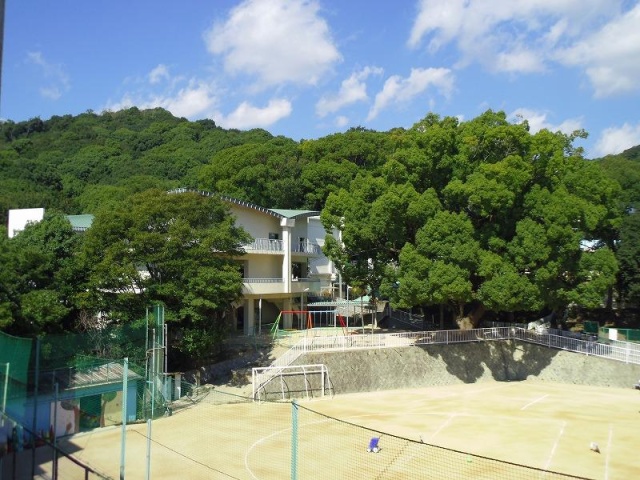 【高倉山ハイツの小学校】