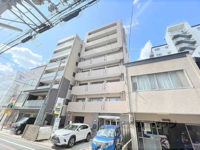 京都市下京区玉津島町のマンションの建物外観