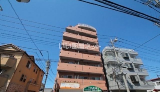 狭山市入間川のマンションの建物外観