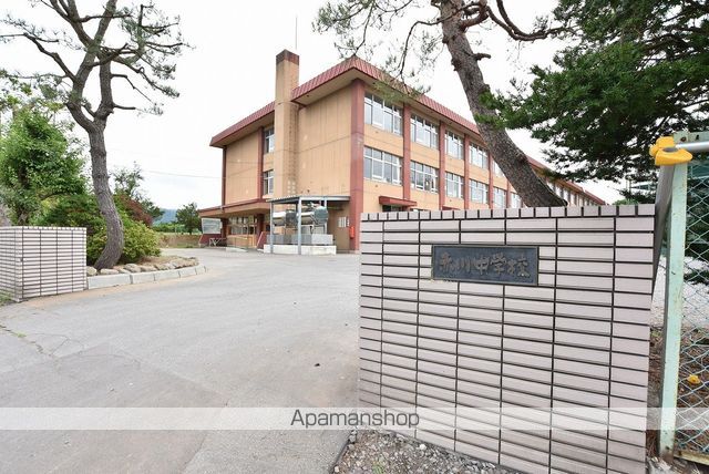 中学校　赤川中学校（中学校）まで605m