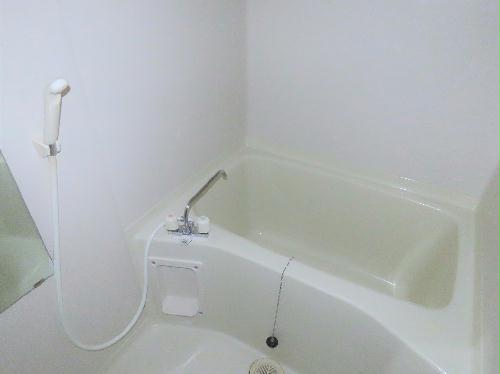 バス・シャワールーム　お風呂、トイレは完全別です