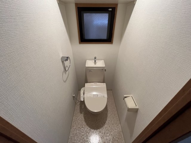 トイレ　落ち着いたトイレです