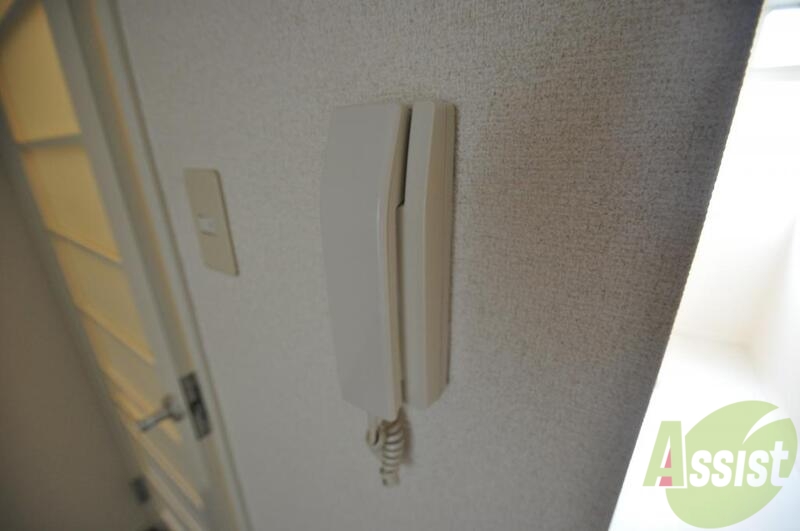 セキュリティ　もしもし、来客の確認は必ずしてからドアを開けてくださいね