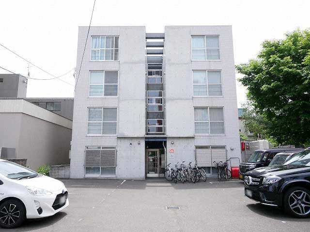 建物外観　★地下鉄・市電どちらも利用可！★ネット無料！★ペット相談可！