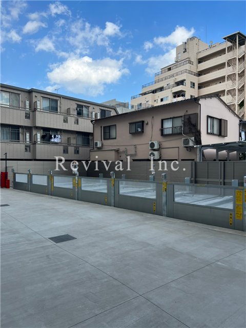 駐車場　空き状況はお問合せください