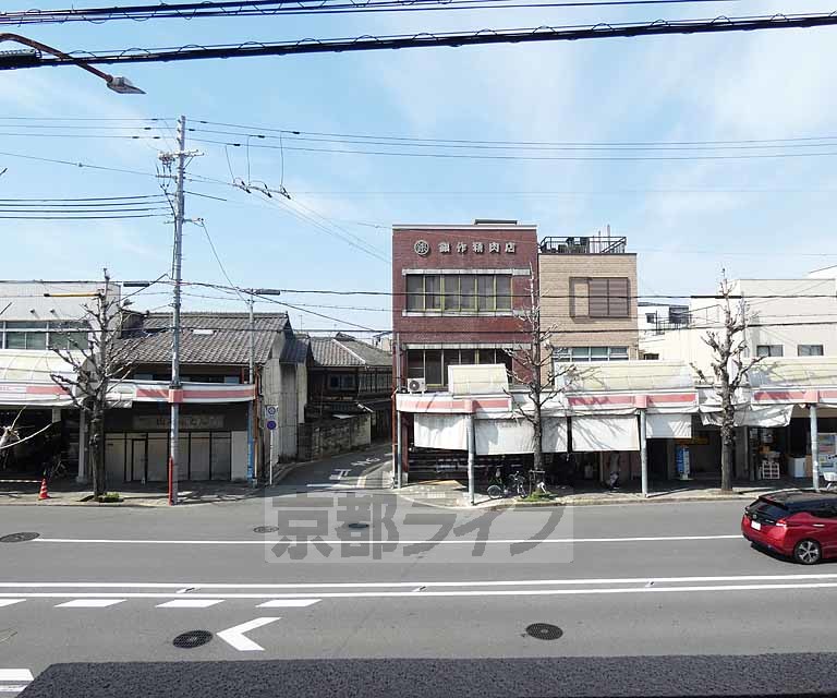 【京都市東山区泉涌寺門前町のマンションの眺望】