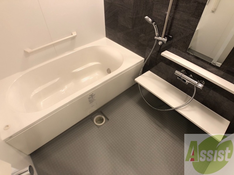 バス・シャワールーム　追い炊き機能付きでいつでも温かいお風呂に入れますね。