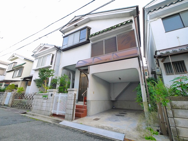 平松戸建ての建物外観