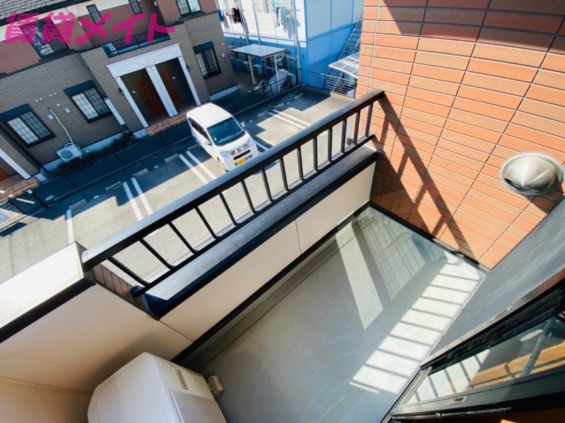 バルコニー　同物件別室反転タイプ画像