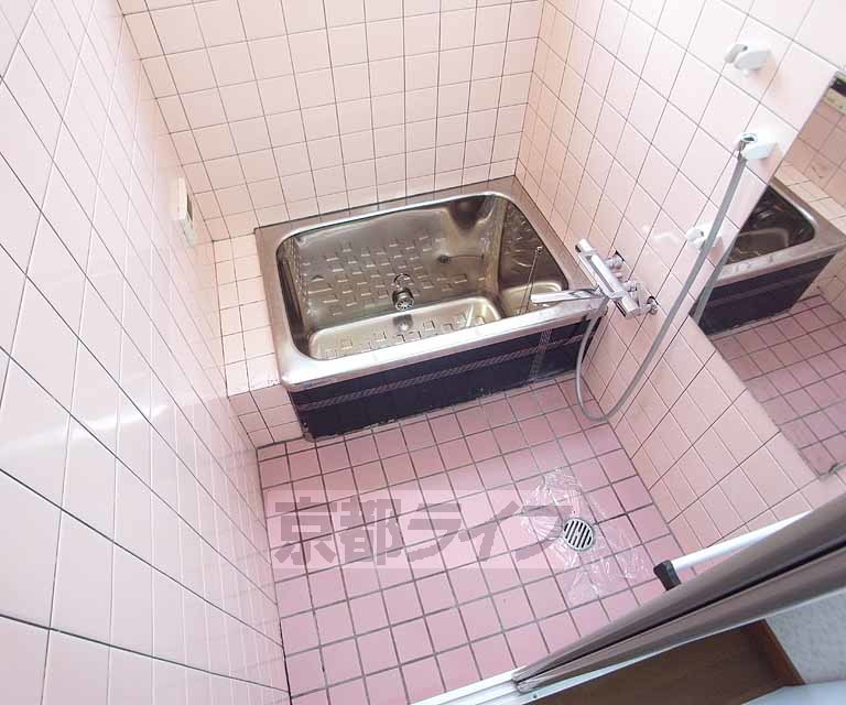 バス・シャワールーム　追い焚き機能付きの浴室です！