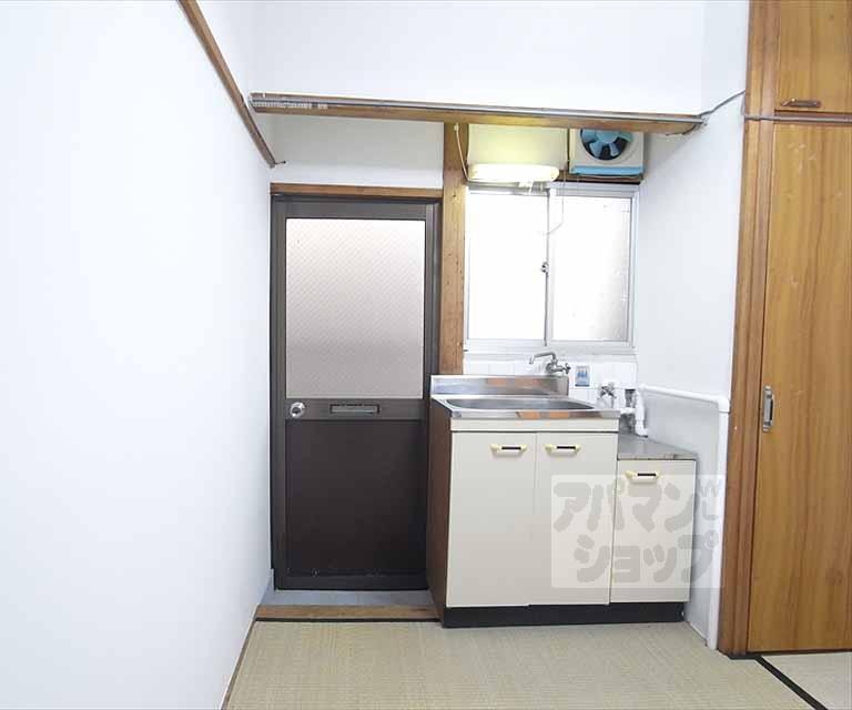 玄関　１８号室写真使用