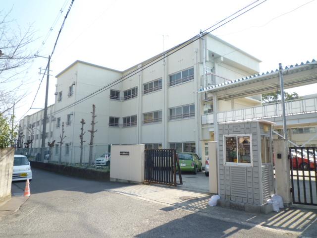 小学校　富田林市立新堂小学校（小学校）まで333m