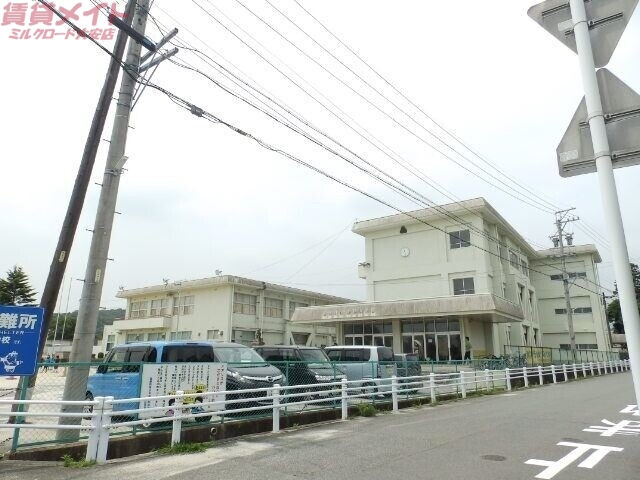 【アビタシオンの小学校】