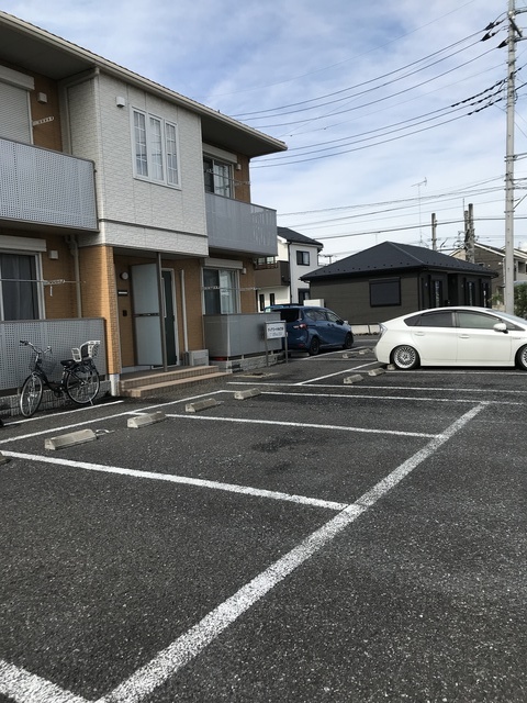 【ディアコートみどりBの駐車場】