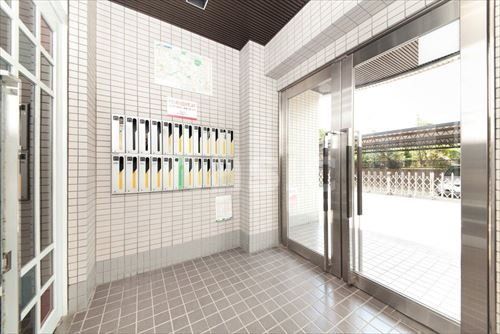 エントランス　オートロック/メールボックス