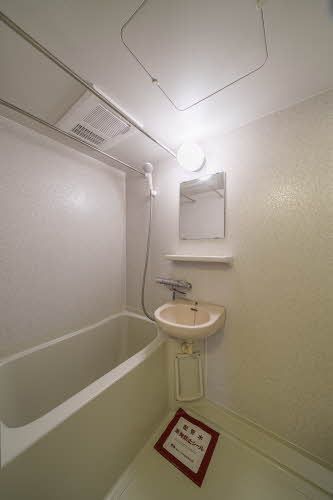 バス・シャワールーム　※別号室の写真となります。