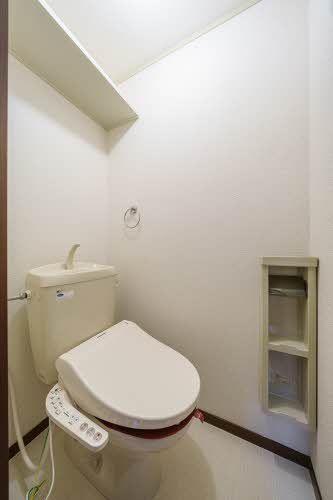 トイレ　※別号室の写真となります。