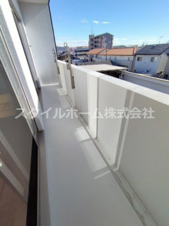 バルコニー　別部屋写真です。