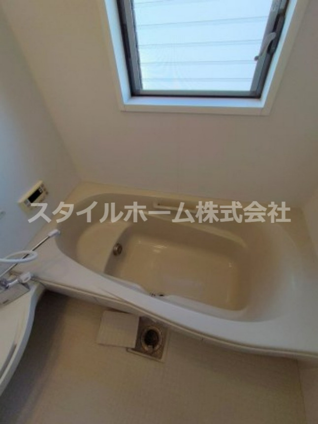 バス・シャワールーム　別部屋写真です。