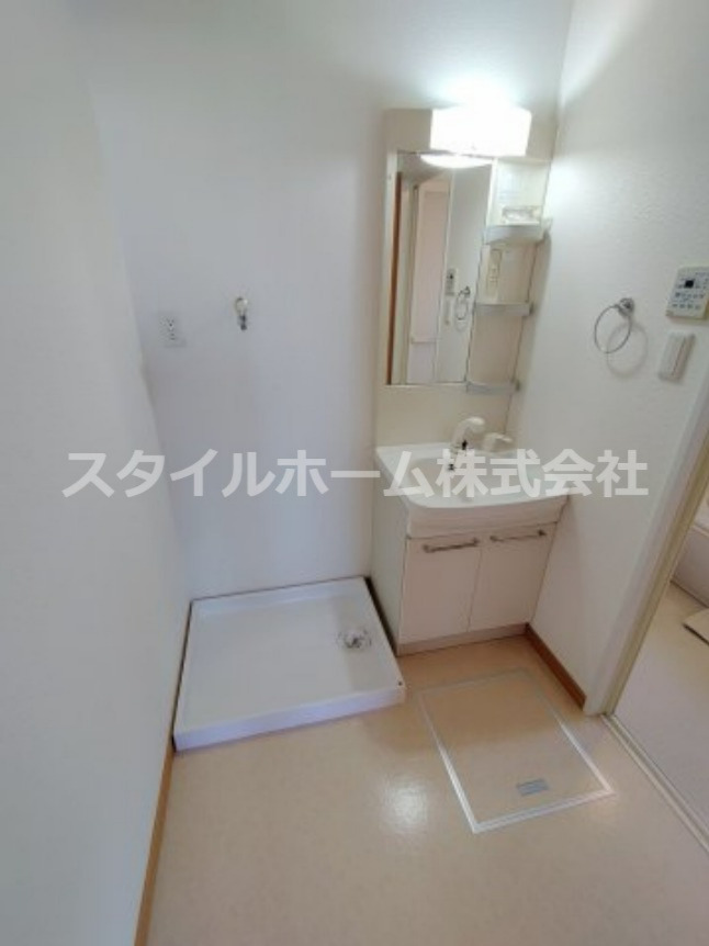 洗面設備　別部屋写真です。