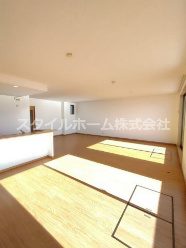 居室・リビング　別部屋写真です。