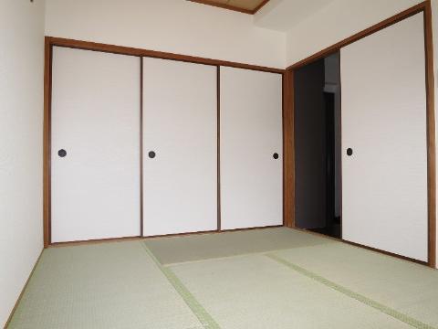 居室・リビング　室内