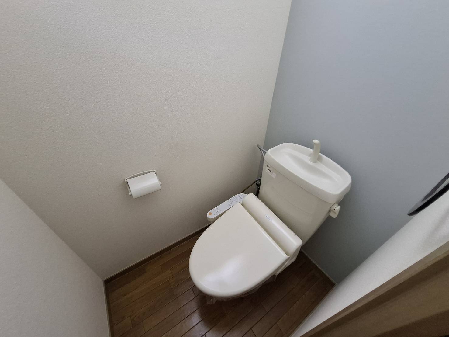 トイレ　温水洗浄便座