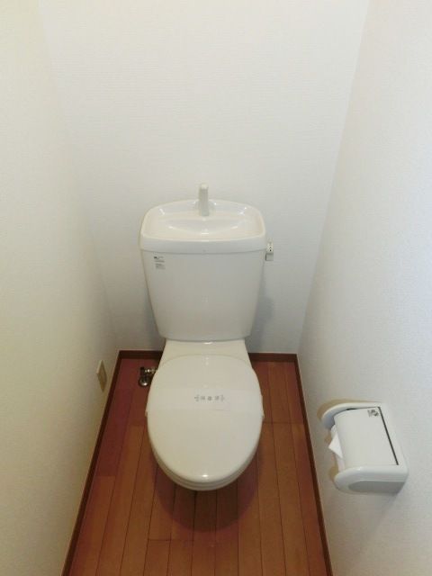 トイレ　清潔感のあるトイレ。