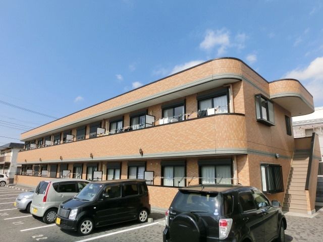 建物外観　閑静な住宅街に立地