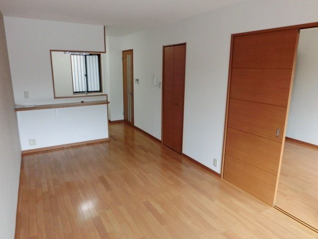 居室・リビング　バルコニーからのＬＤＫです。