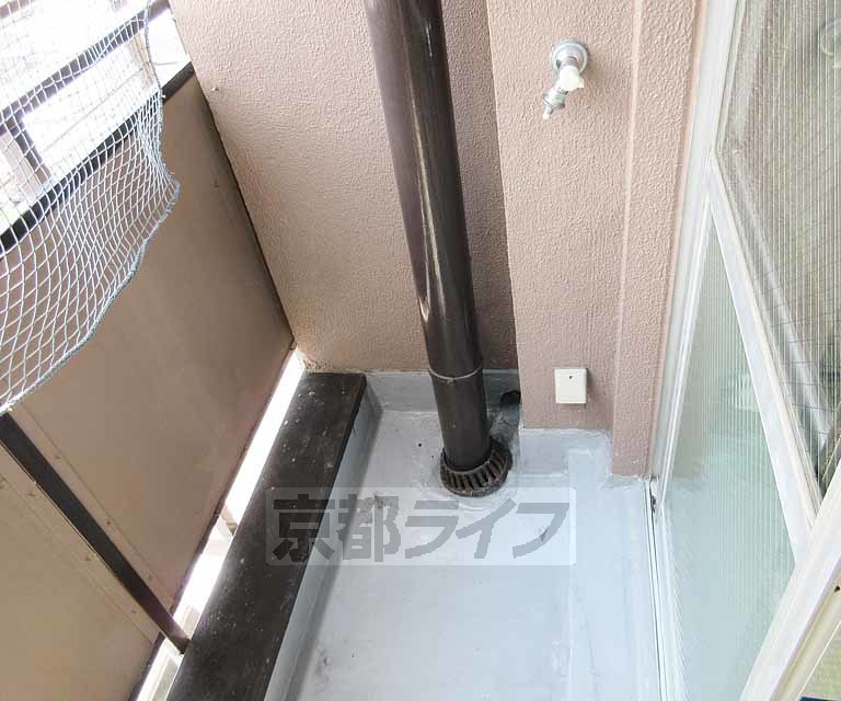 バルコニー　室外洗濯機置場です。