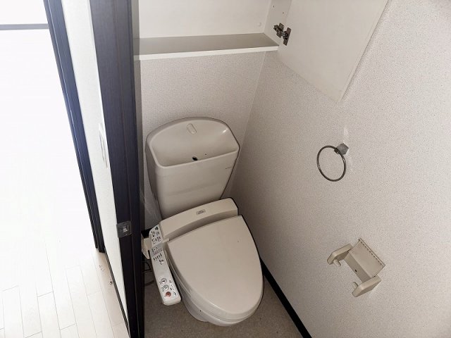 トイレ　備品や設備仕様は号室等により異なります現地をご確認下さい。