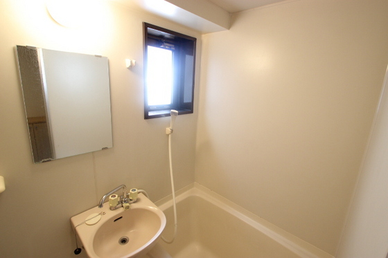 洗面設備　※別部屋の写真です