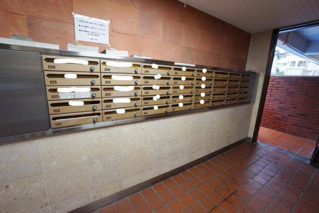 エントランス　メールBOX