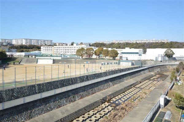 小学校　神戸市立西舞子小学校（小学校）まで695m