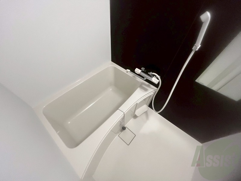 バス・シャワールーム　お風呂になります。一日の疲れを癒してくださいね。