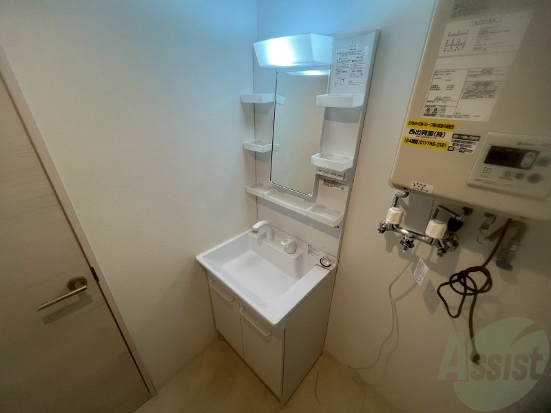 洗面設備　こちらに洗面台があります。朝の洗顔はこちらで。