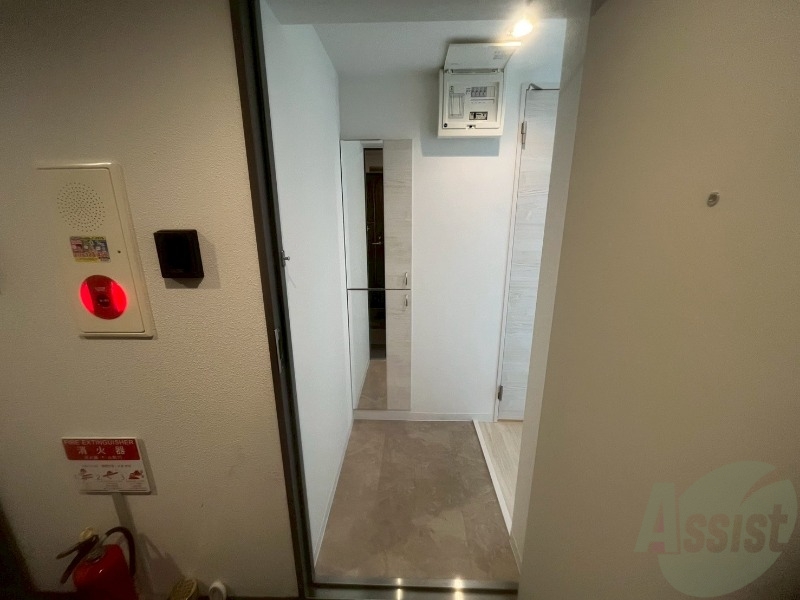 玄関　玄関の様子です。明るい印象ですね。気分もあがりそう。