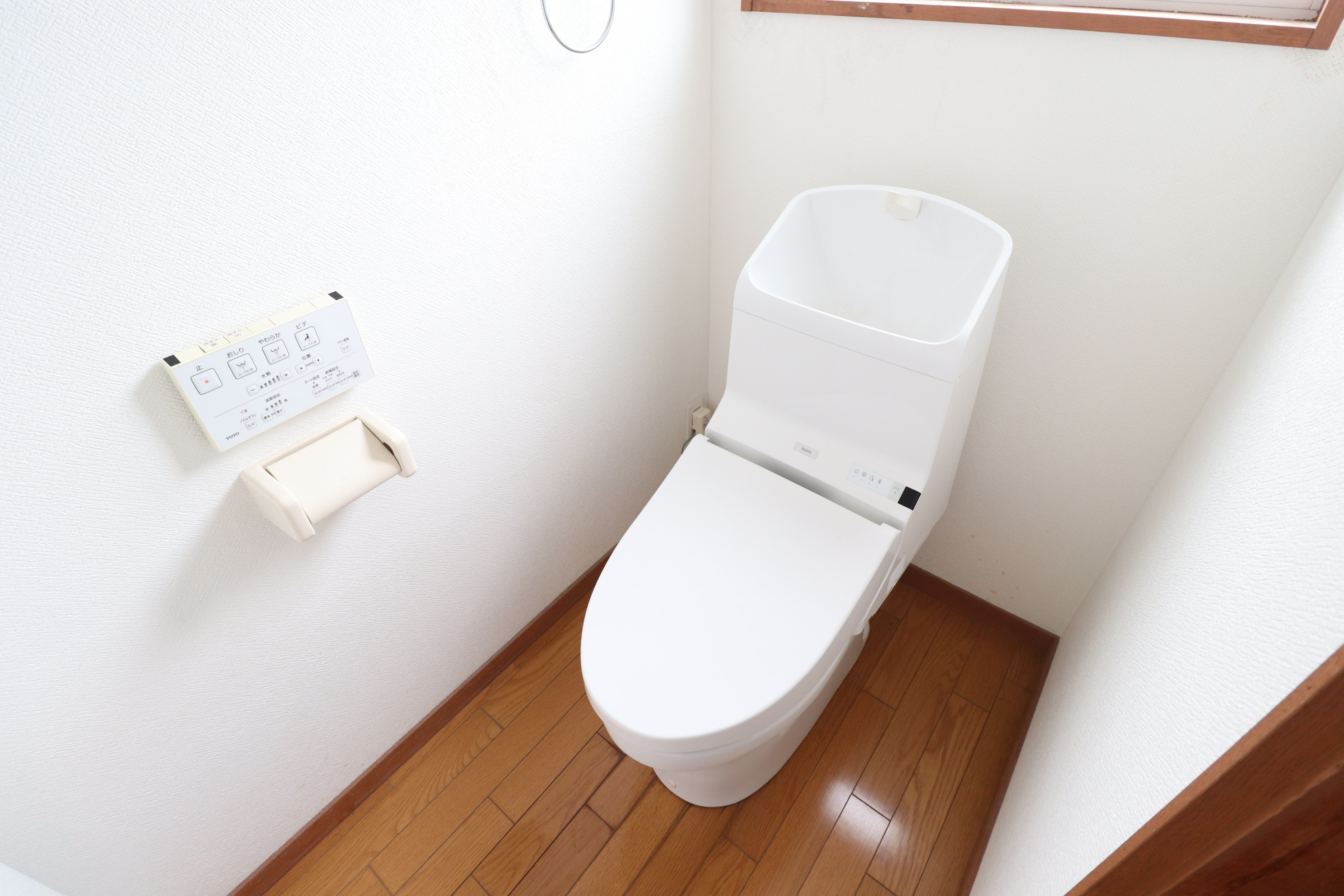 トイレ　温水洗浄便座で毎日快適にお使いいただけます♪