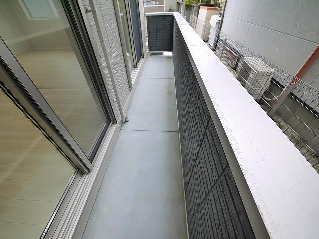 バルコニー　陽当たり良好なバルコニーです