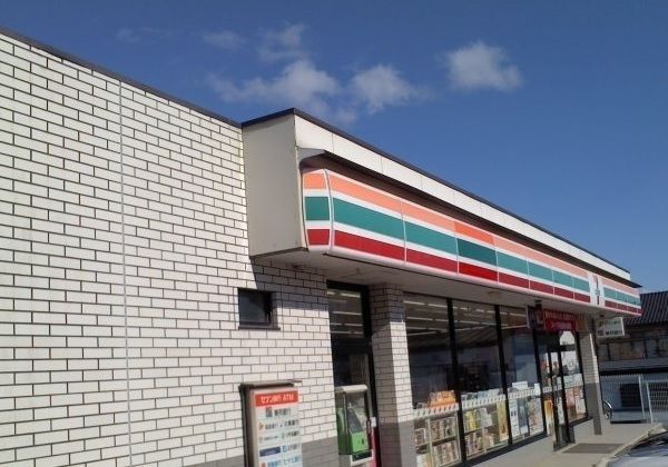 コンビニ　セブンイレブン二本松竹根通り店（コンビニ）まで800m
