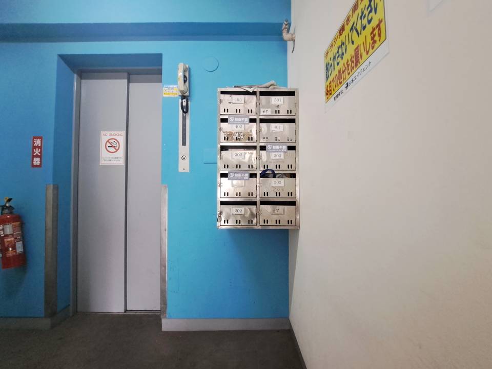 エントランス　メールBOX