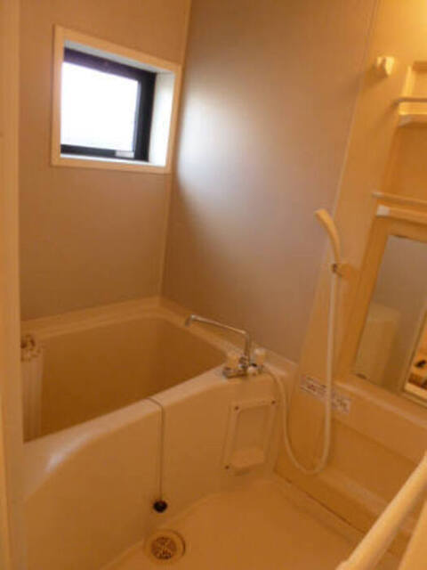 バス・シャワールーム　窓付き　浴室