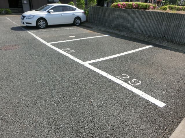 駐車場　敷地内の駐車場です。
