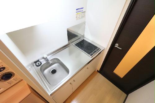 キッチン　２口コンロ付きラジエントヒータを設置