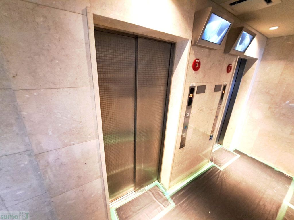 エントランス　バルコニー